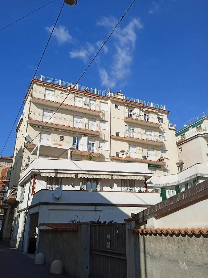 Appartamento Da Vinci 19 Alassio Italy
